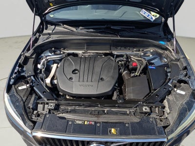 2022 Volvo XC60 Momentum