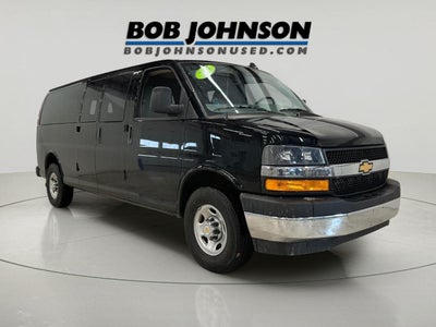 2025 Chevrolet Express Passenger 3500 1LT