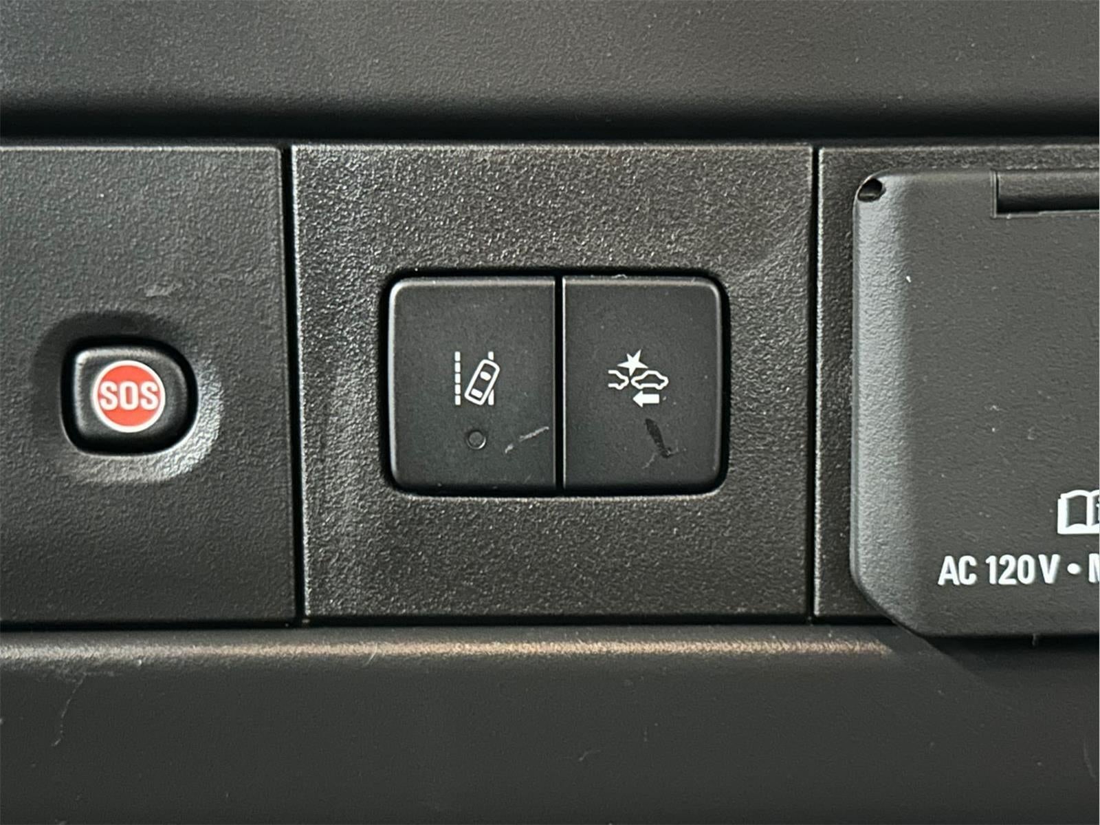 2025 Chevrolet Express Passenger 3500 1LT