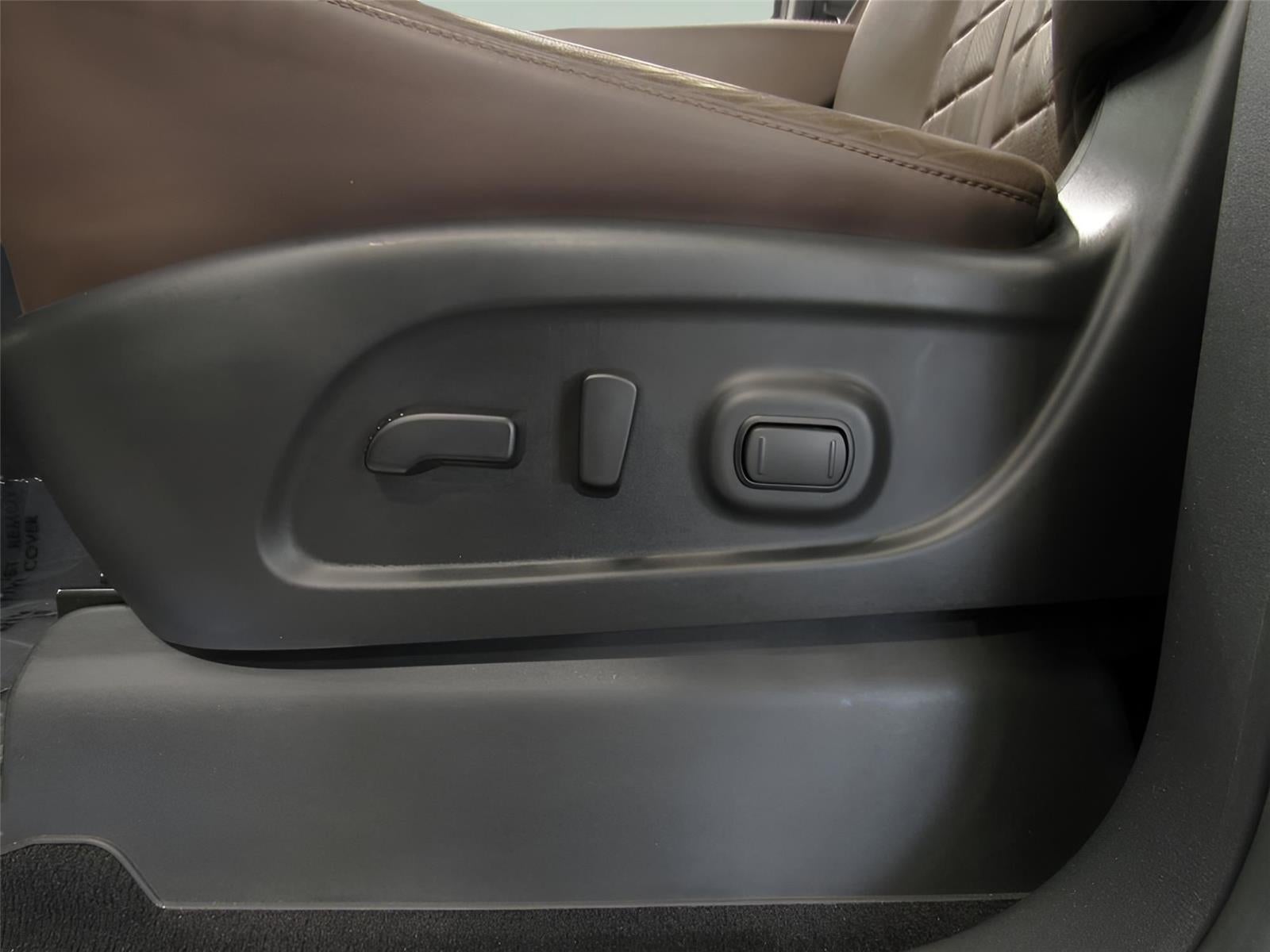 2023 Nissan TITAN Crew Cab Platinum Reserve 4x4