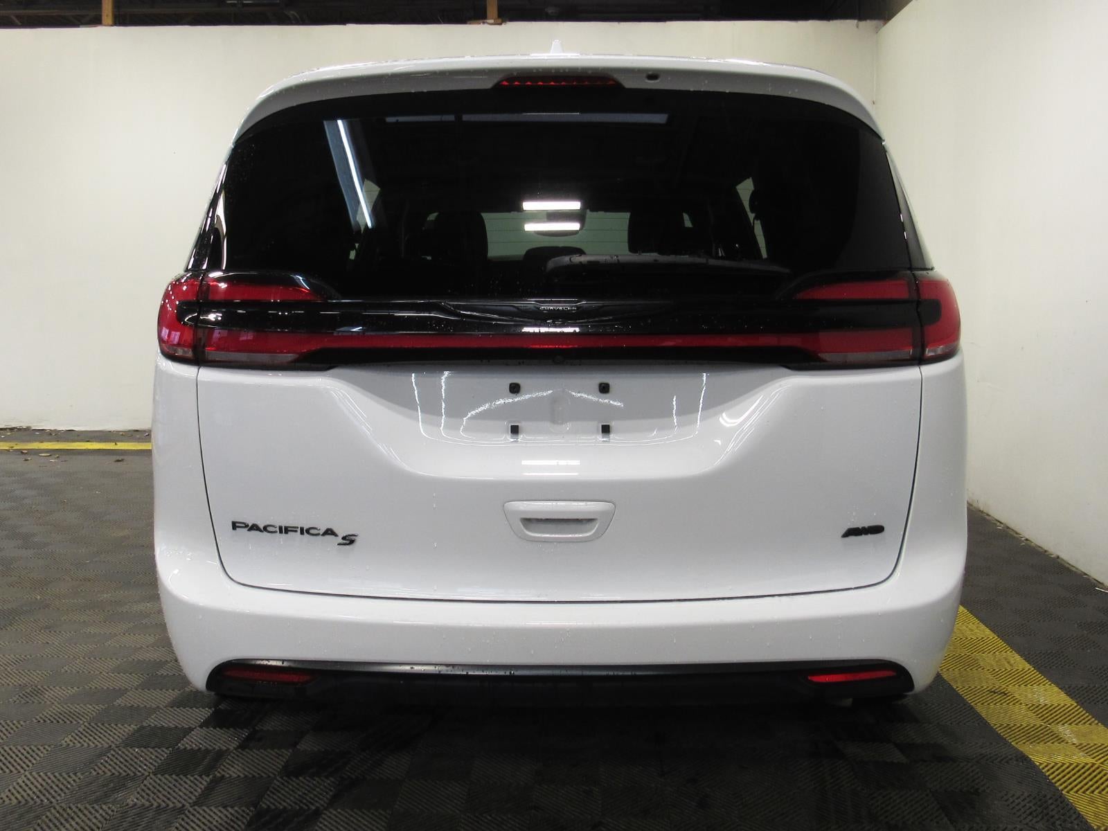 2022 Chrysler Pacifica Touring L AWD