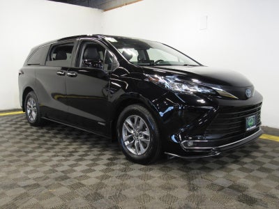 2021 Toyota Sienna XLE