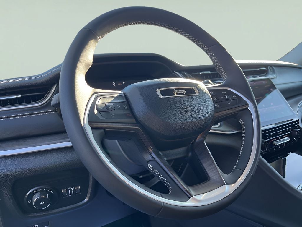 2023 Jeep Grand Cherokee Limited BLACK APPEARANCE PACKAGE