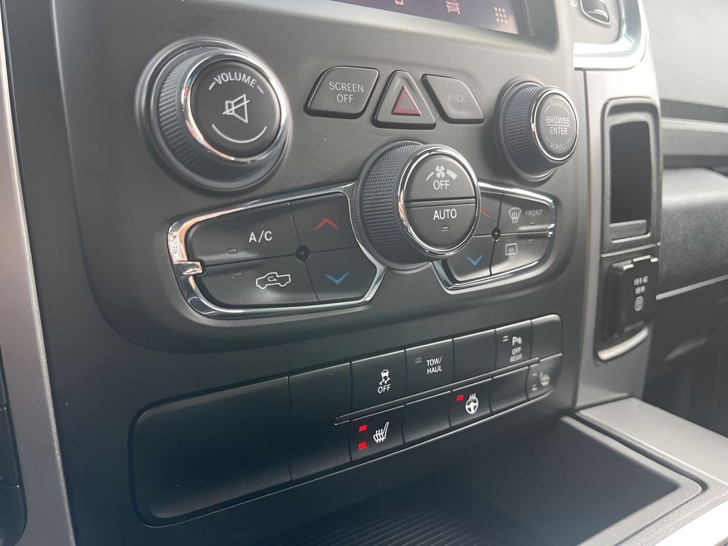 2024 RAM 1500 Classic Warlock HEMI 5.7L