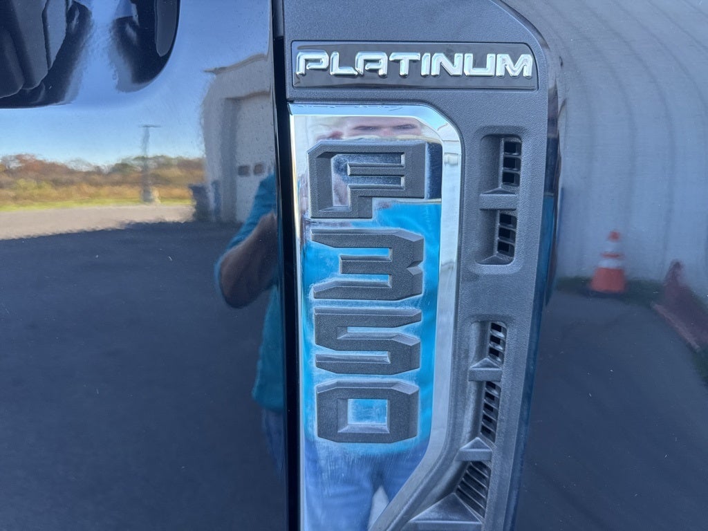2025 Ford F-350SD Platinum