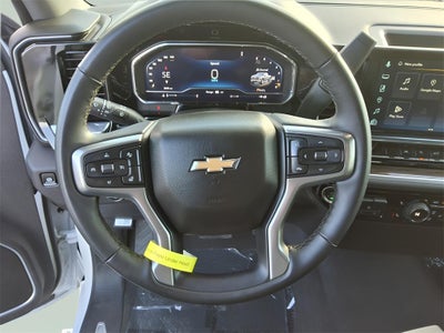 2025 Chevrolet Silverado 1500 LT V8 With Assist Steps and Hard Tonneau Cover!