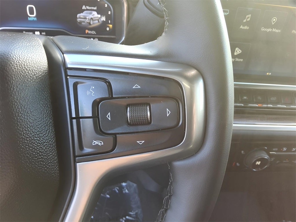 2025 Chevrolet Silverado 1500 LT V8 With Assist Steps and Hard Tonneau Cover!