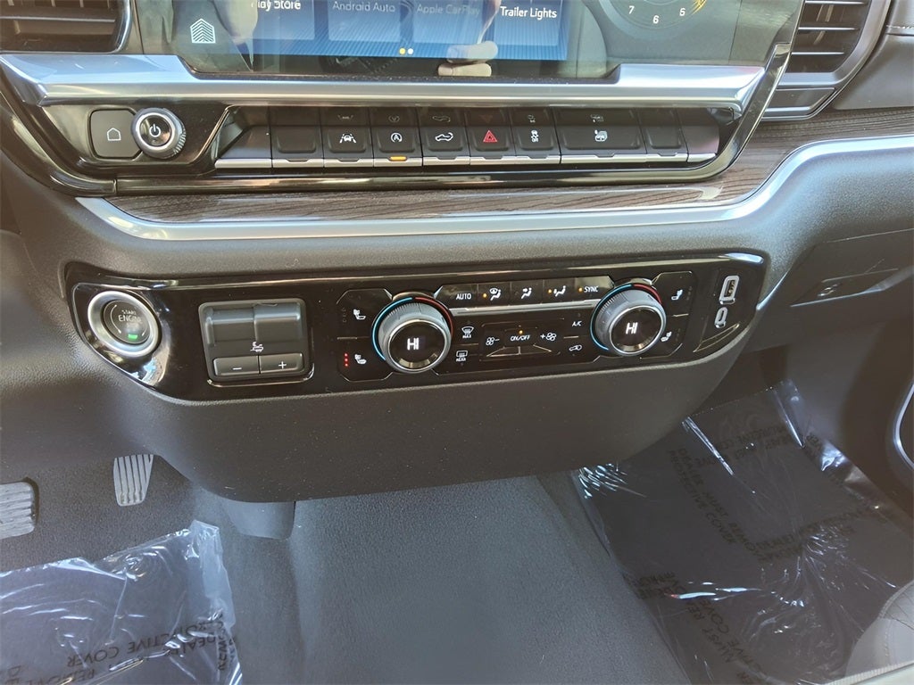 2025 Chevrolet Silverado 1500 LT V8 With Assist Steps and Hard Tonneau Cover!