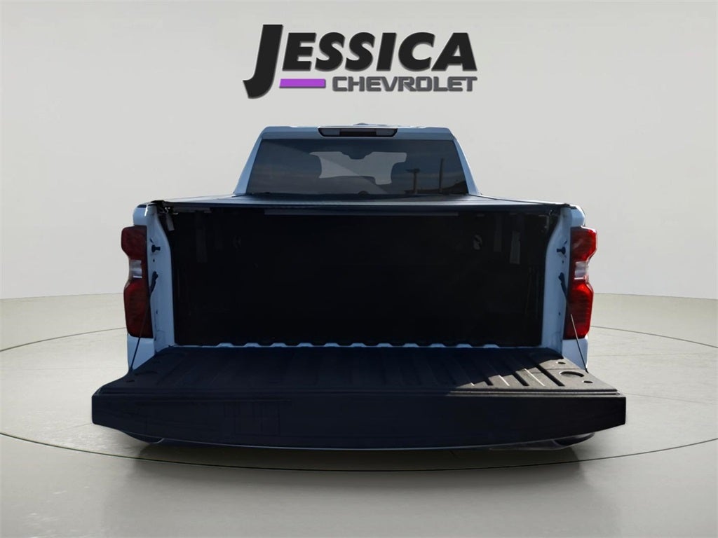 2025 Chevrolet Silverado 1500 LT V8 With Assist Steps and Hard Tonneau Cover!