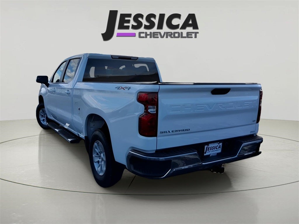 2025 Chevrolet Silverado 1500 LT V8 With Assist Steps and Hard Tonneau Cover!