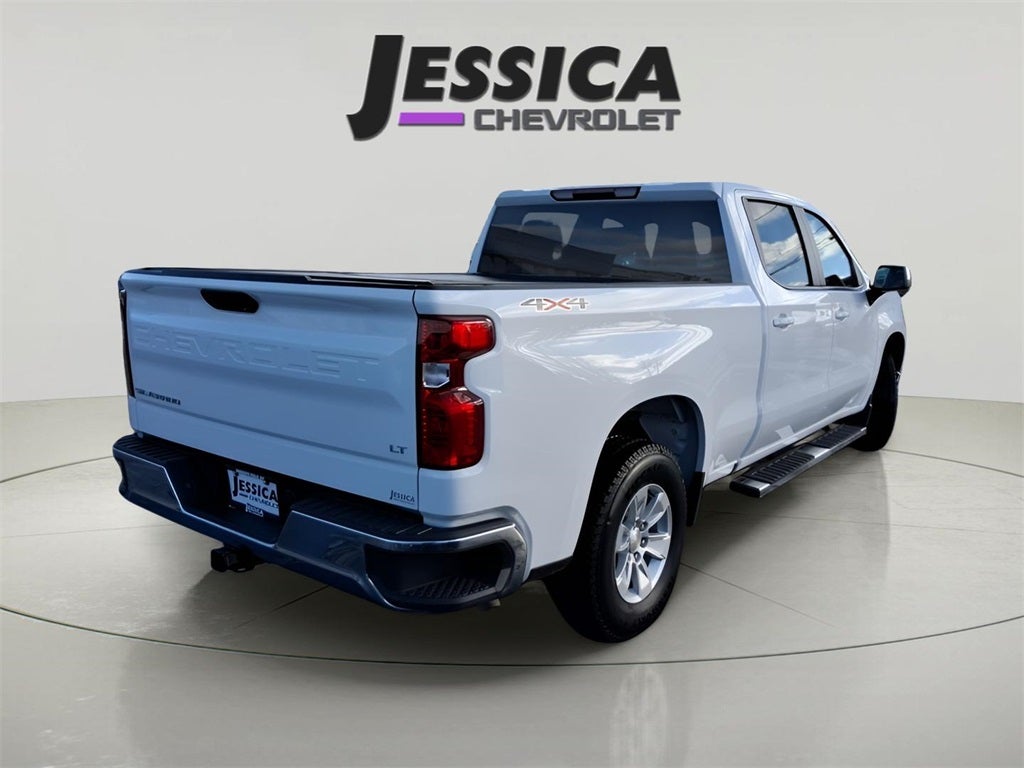 2025 Chevrolet Silverado 1500 LT V8 With Assist Steps and Hard Tonneau Cover!