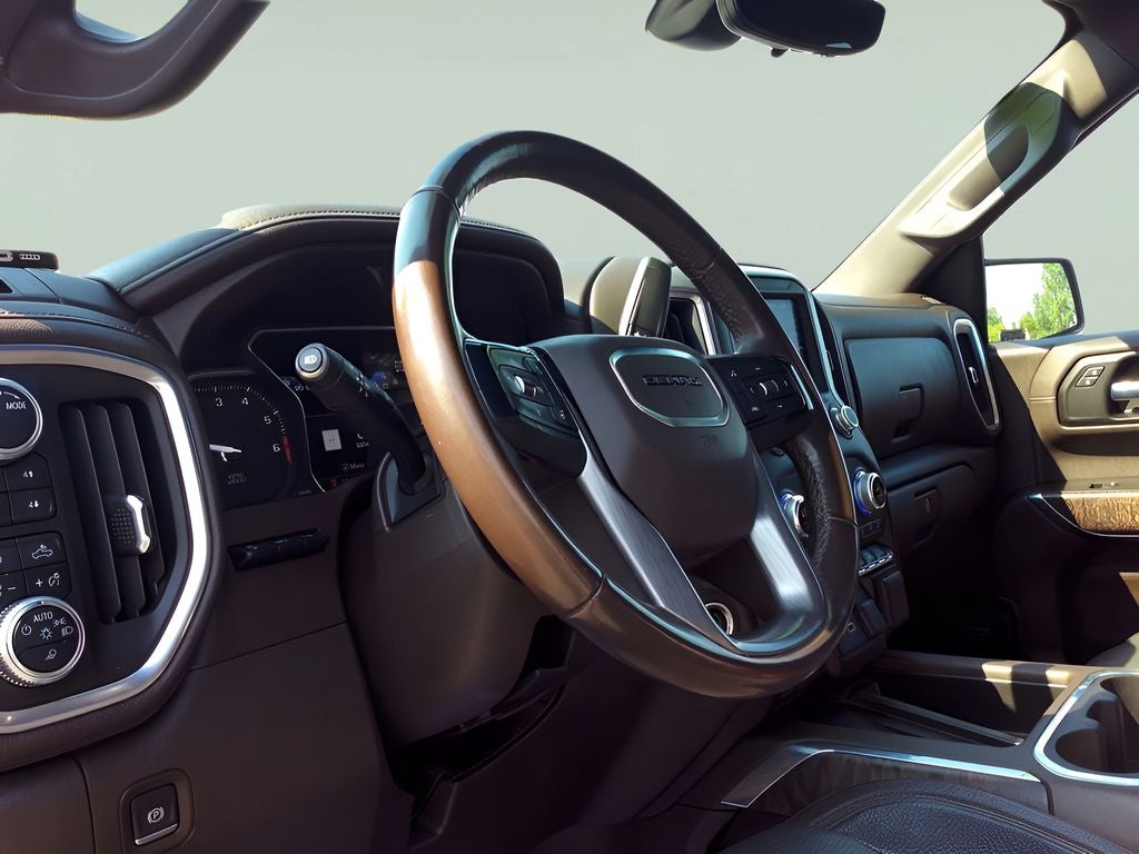 2020 GMC Sierra 1500 Denali With MATCHING FIBERGLASS CAP