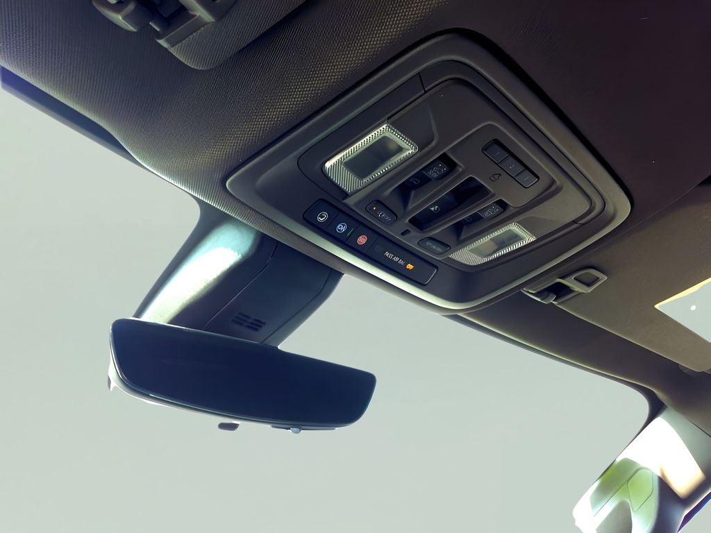 2020 GMC Sierra 1500 Denali With MATCHING FIBERGLASS CAP