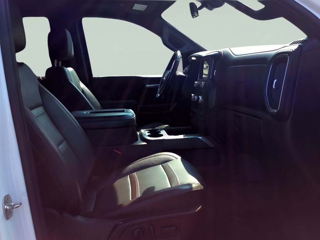 2020 GMC Sierra 1500 Denali With MATCHING FIBERGLASS CAP