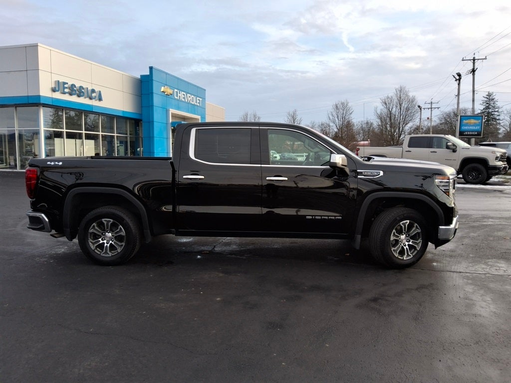 2025 GMC Sierra 1500 SLT Leather W/Heated Power Seats!