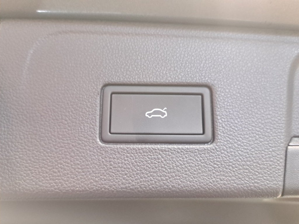 2021 Volkswagen Atlas 3.6L V6 SE w/Technology R-Line Heated Seats NEW TIRES!