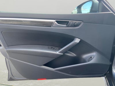 2018 Volkswagen Passat 2.0T SEL Premium Company Car Only 3000 Miles