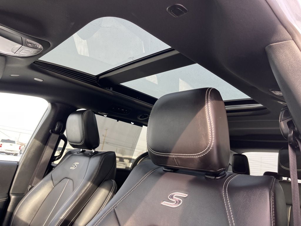 2024 Chrysler Pacifica Touring L S APPERANCE PACKAGE