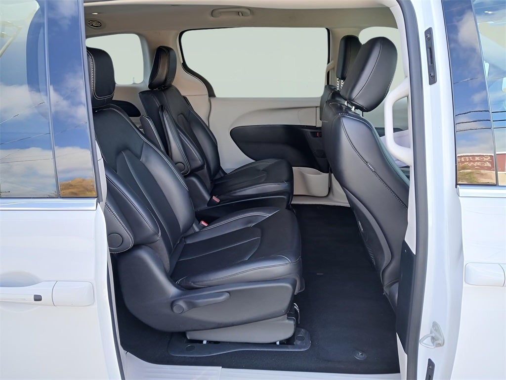 2024 Chrysler Pacifica Hybrid Select