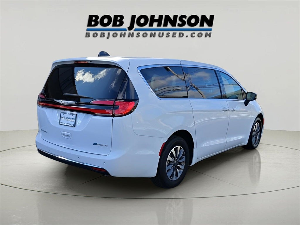 2024 Chrysler Pacifica Hybrid Select