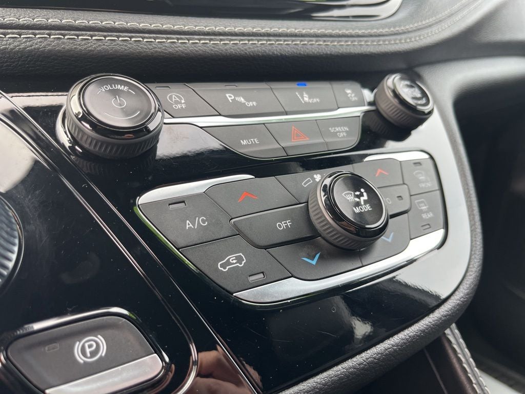 2024 Chrysler Pacifica Limited S APPERANCE PACKAGE