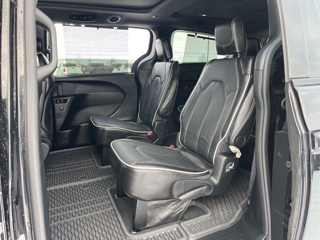 2024 Chrysler Pacifica Limited S APPERANCE PACKAGE