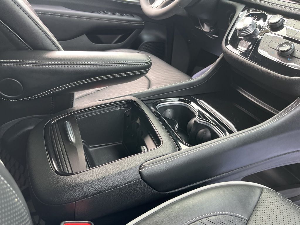 2024 Chrysler Pacifica Limited S APPERANCE PACKAGE