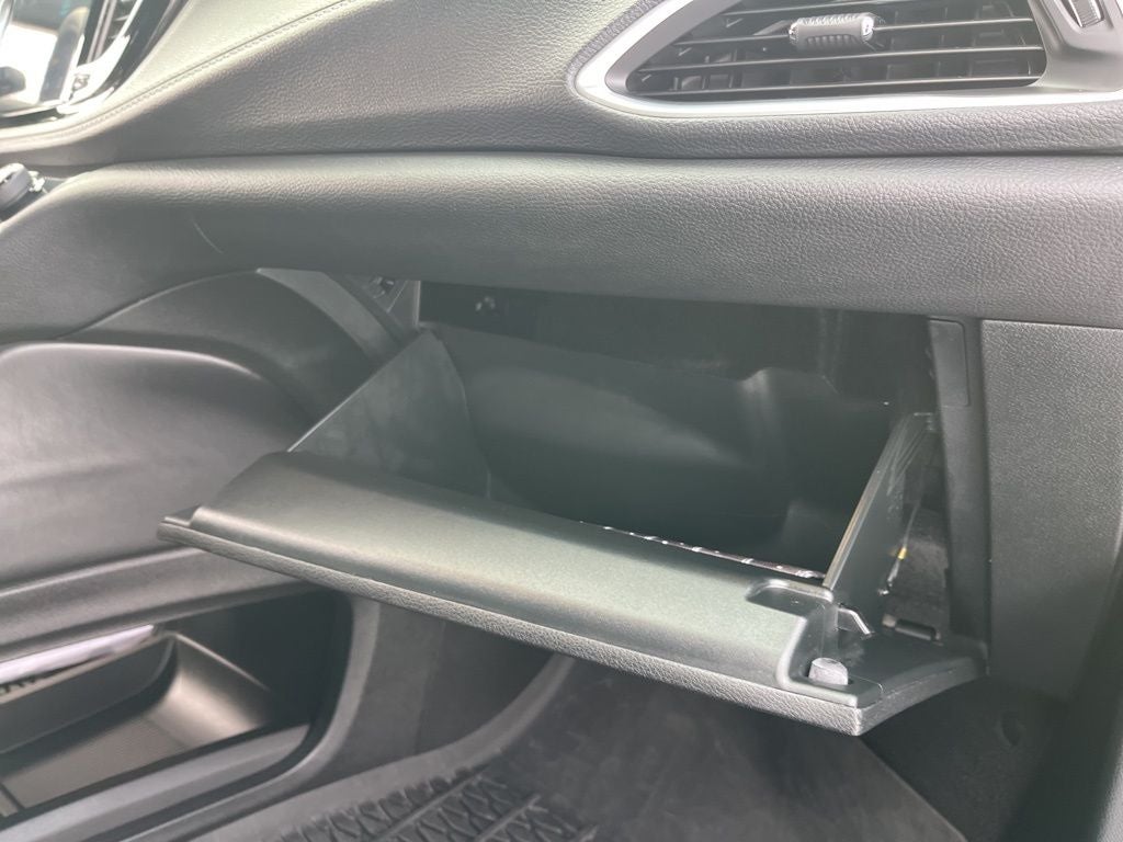 2024 Chrysler Pacifica Limited S APPERANCE PACKAGE