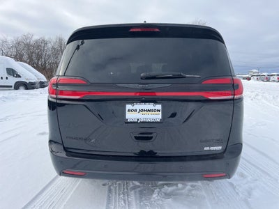 2024 Chrysler Pacifica Limited S APPERANCE PACKAGE