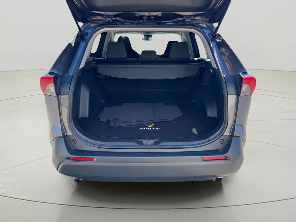 2022 Toyota RAV4 LE 1 Owner 4WD Only 39865 Miles