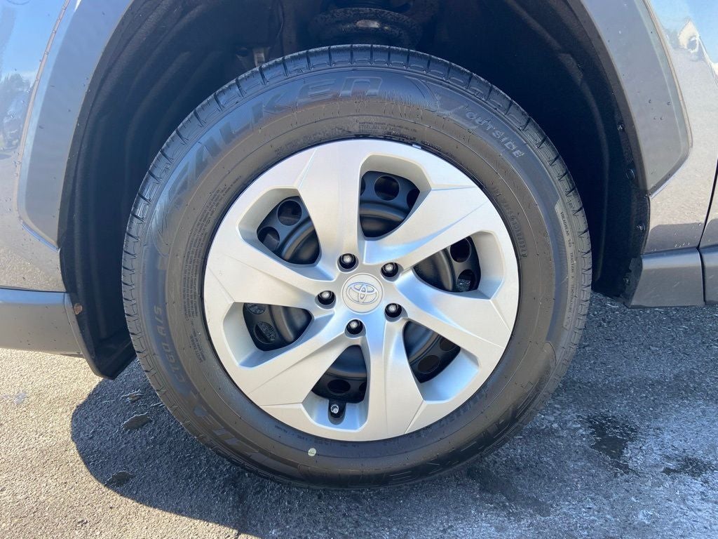 2022 Toyota RAV4 LE 1 Owner 4WD Only 39865 Miles