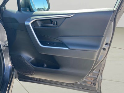 2022 Toyota RAV4 LE 1 Owner 4WD Only 39865 Miles