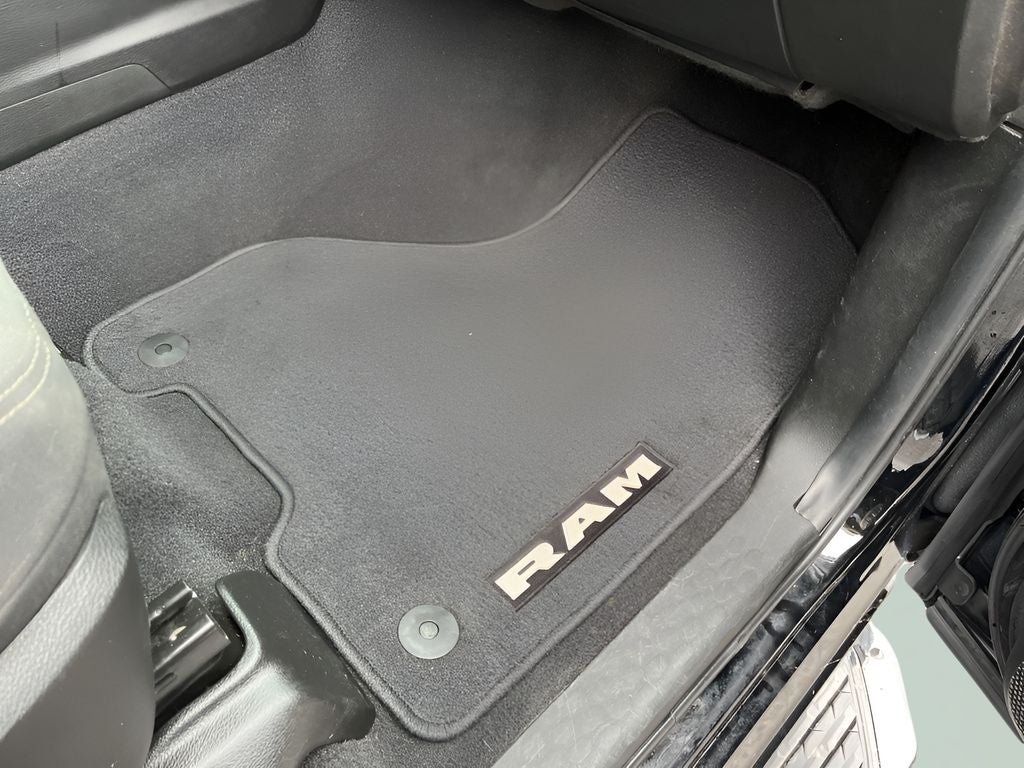 2022 RAM 3500 Big Horn NIGHT EDITION/5TH WHEEL/DUALLY