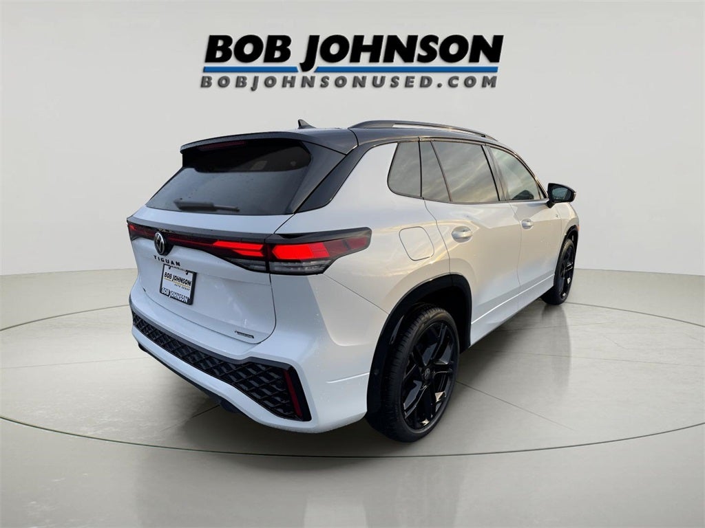 2025 Volkswagen Tiguan 2.0T SE R-Line Black Certified