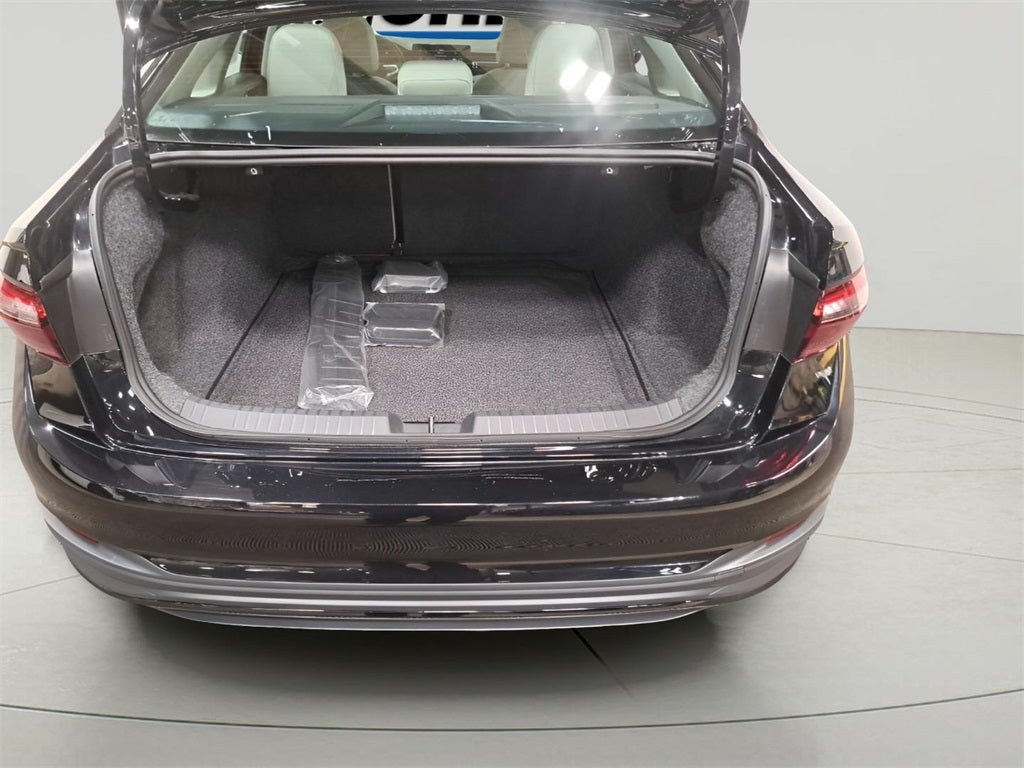 2025 Volkswagen Jetta 1.5T SE Sunroof Heated Seats