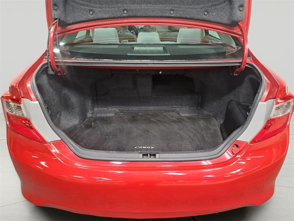 2014 Toyota Camry Hybrid XLE Sunroof & Back-up Camera