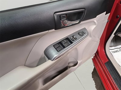 2014 Toyota Camry Hybrid XLE Sunroof & Back-up Camera