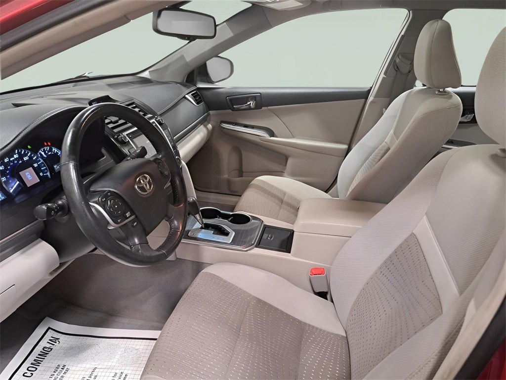 2014 Toyota Camry Hybrid XLE Sunroof & Back-up Camera