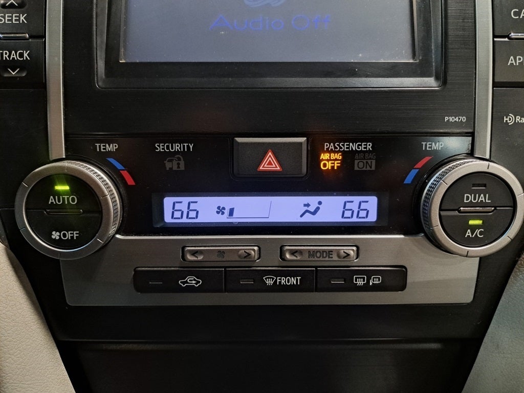 2014 Toyota Camry Hybrid XLE Sunroof & Back-up Camera