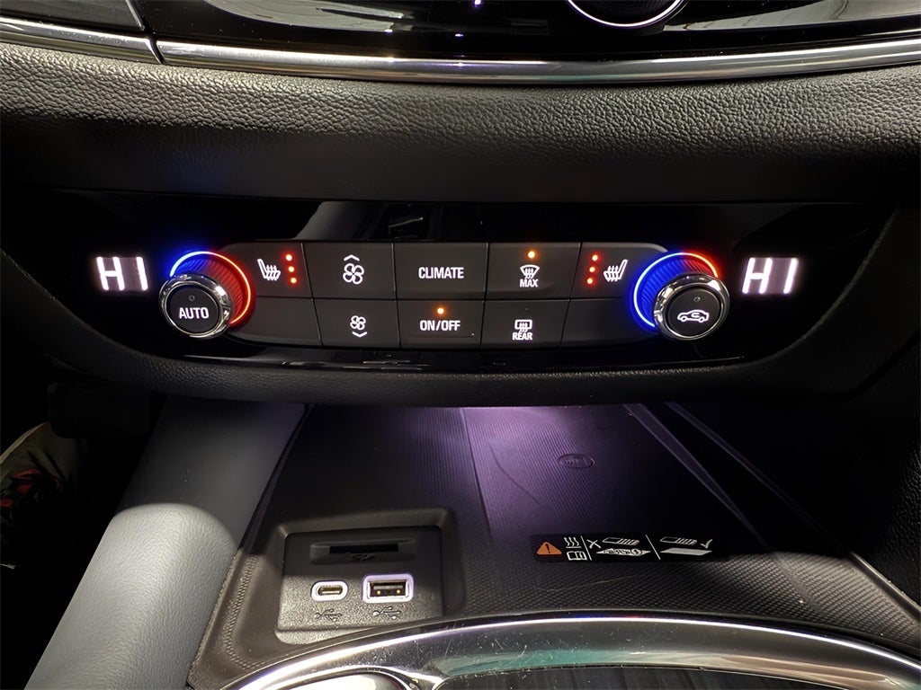 2024 Buick Enclave Essence