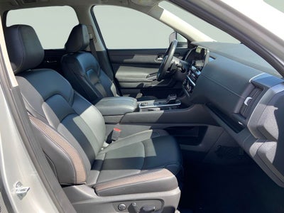 2023 Nissan Pathfinder SL 1 Owner Clean auto check V6 4WD