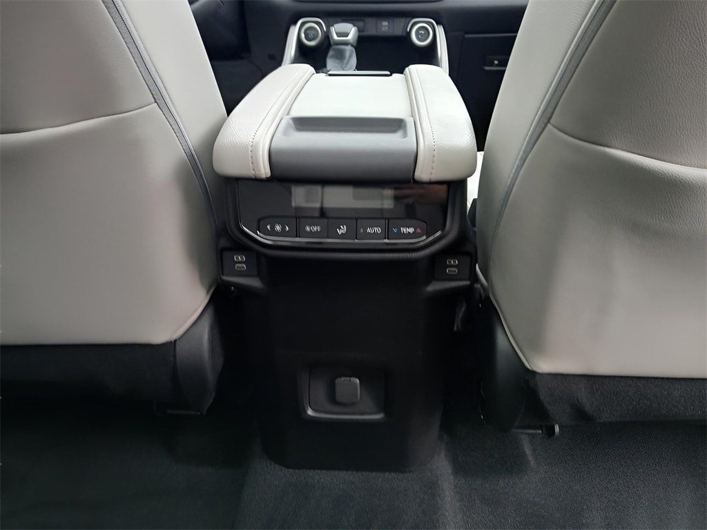 2025 Toyota Grand Highlander Hybrid Base