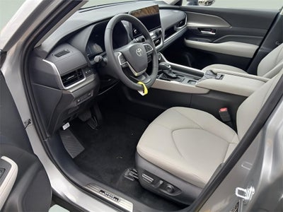 2025 Toyota Grand Highlander Hybrid Base