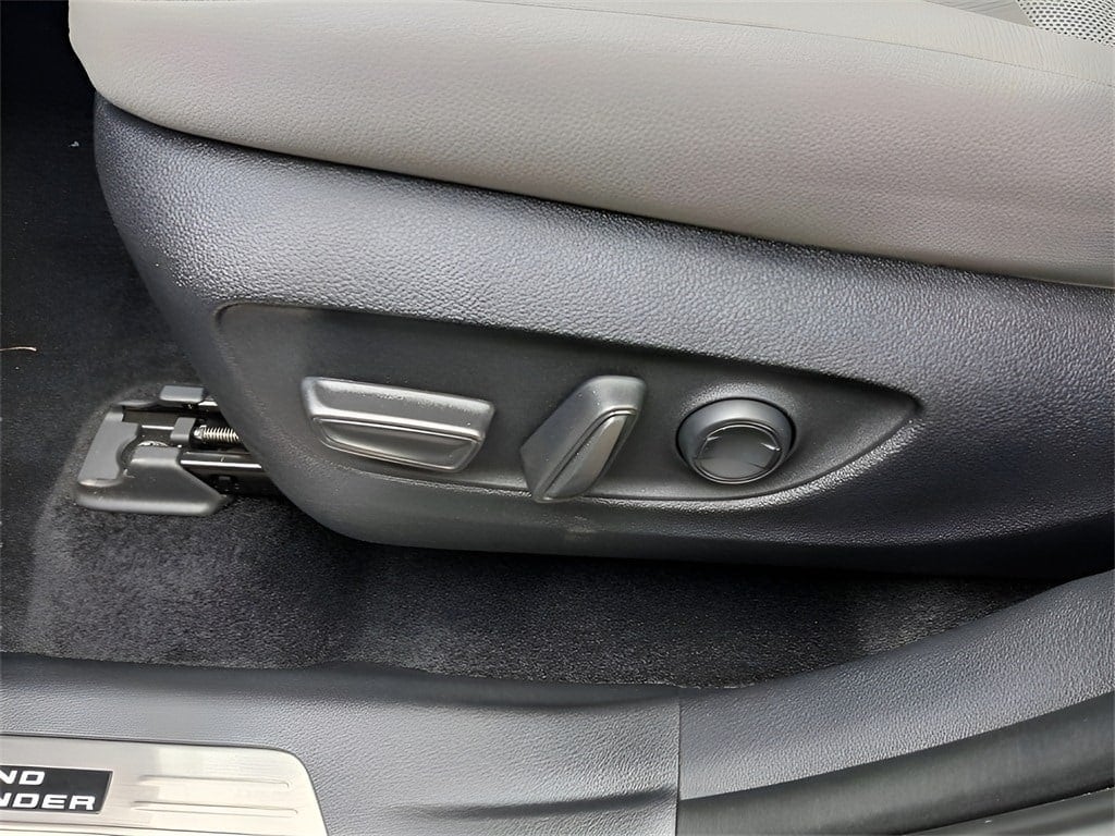 2025 Toyota Grand Highlander Hybrid Base