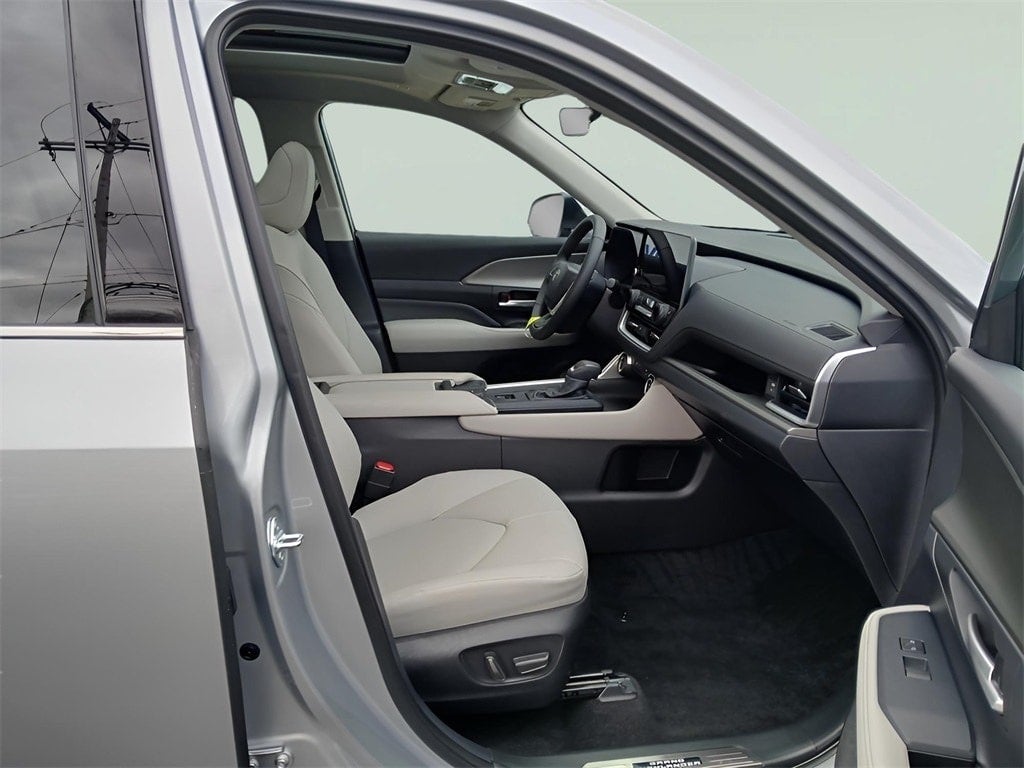 2025 Toyota Grand Highlander Hybrid Base