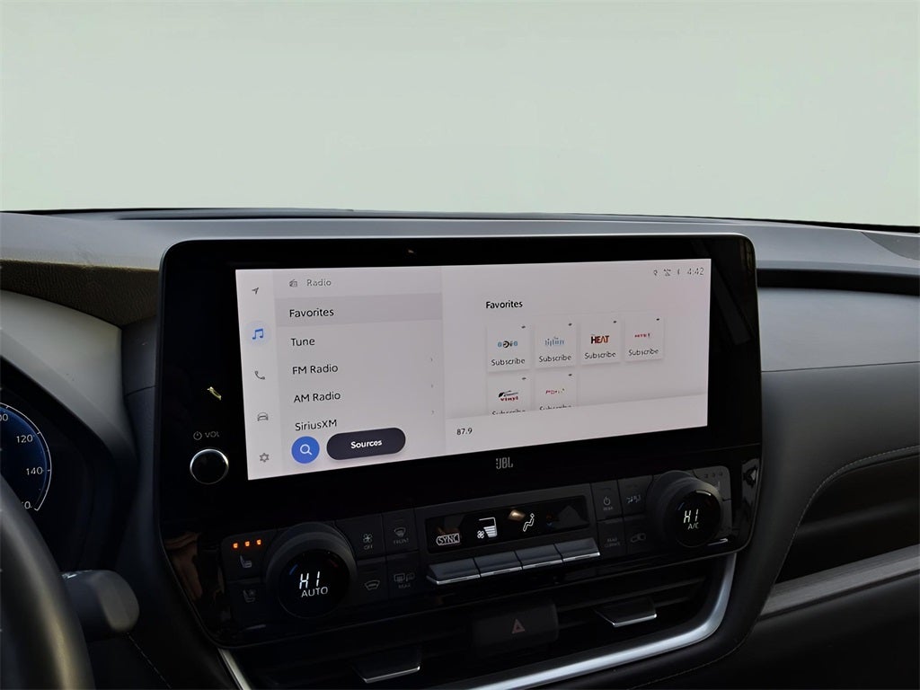 2024 Toyota Grand Highlander Hybrid XLE Leather Heated Seats Power Lif