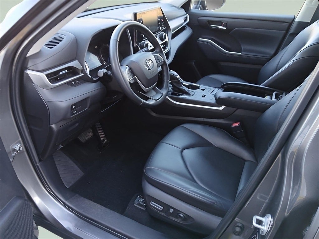 2022 Toyota Highlander Hybrid XLE