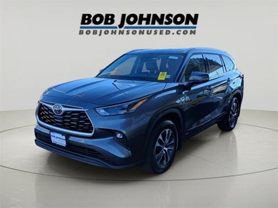 2022 Toyota Highlander Hybrid XLE