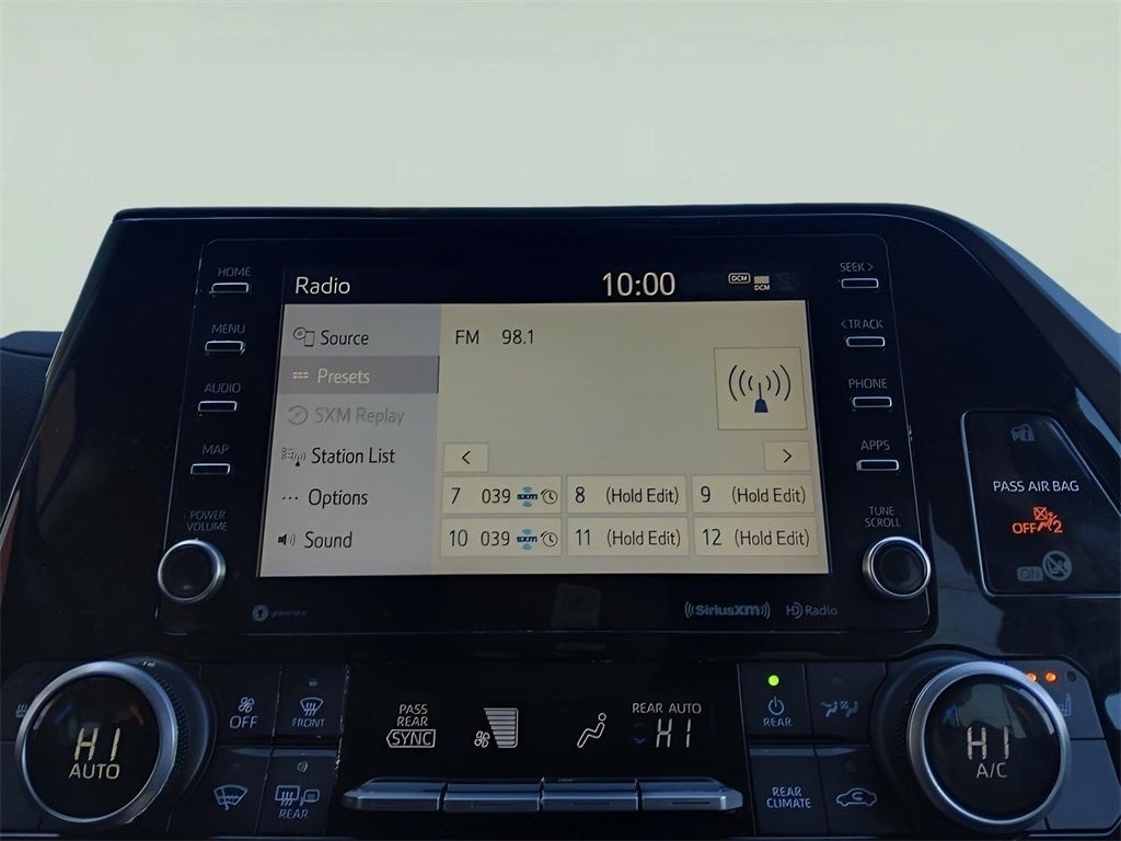 2022 Toyota Highlander Hybrid XLE