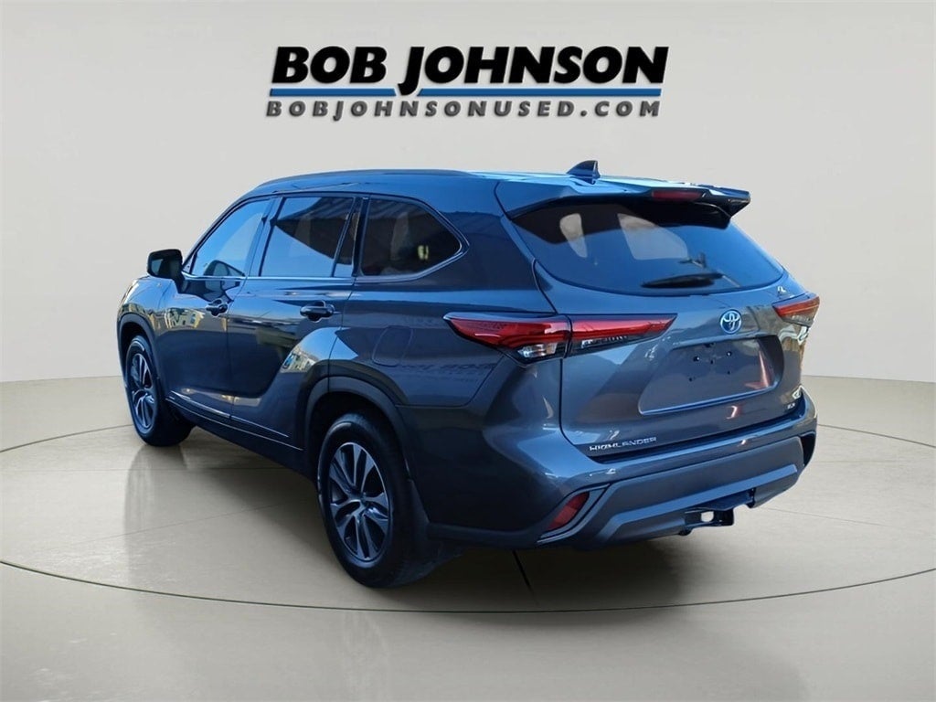 2022 Toyota Highlander Hybrid XLE
